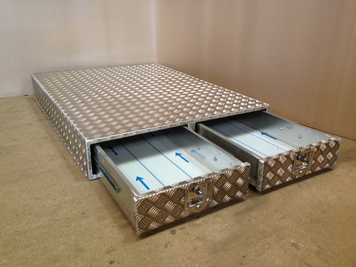 Aluminium 750mm deep chequer