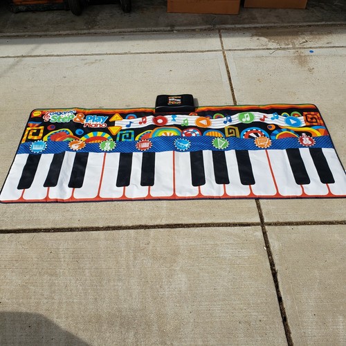 Alex gigantic step play - step,