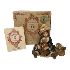Vintage Meredith with Jacqueline Daisy Chain Boyds Bears Resin Dollstone Retired