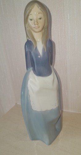 Nao lladro girl with - girl, hands