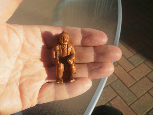 Hand carved boxwood netsuke - boxwood,