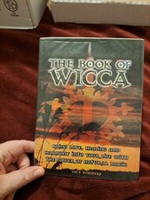 The Book of Wicca: Bring Love