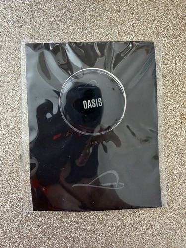 Oasis 2025 wembley pin - 2025,