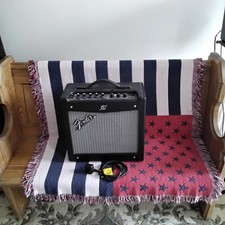 FENDER Mustang 1 v2  Electric Guitar 70 Watt Amplifier With Multi - Effects