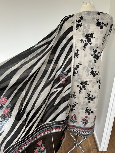 Stunning suit lawn with - stunning,