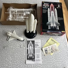 Space Shuttle model kit Lindberg No. 9000 1/200 scale Spacecraft built kit used