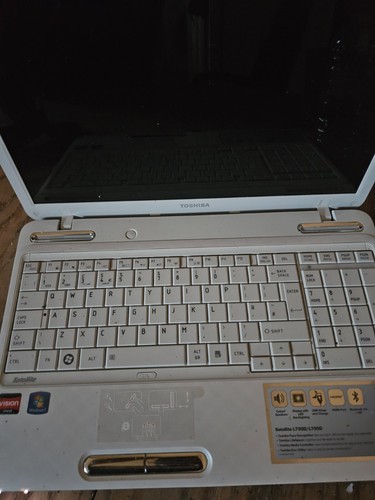 White toshiba l755 - white,