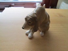 Szeiler  Dog  hound sitting - Made in England