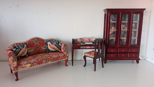 Dolls house scale - dolls,