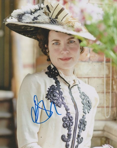 Elizabeth mcgovern signed - elizabeth,