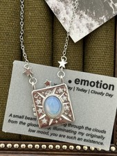 Silver Locket Necklace with Blue Gem & Star Accents｜Openable｜Fairy Tale