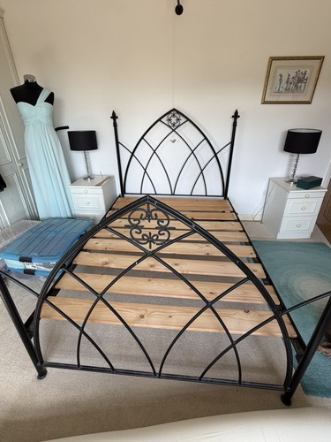 Beautiful vintage wrought iron - beautiful,