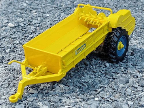 Britains farm toys manure - britains,
