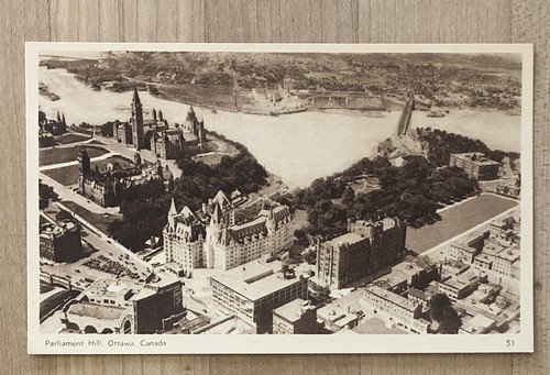 Postcard parliament hill - -,