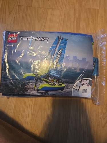 Lego technic 42105 catamaran - lego,