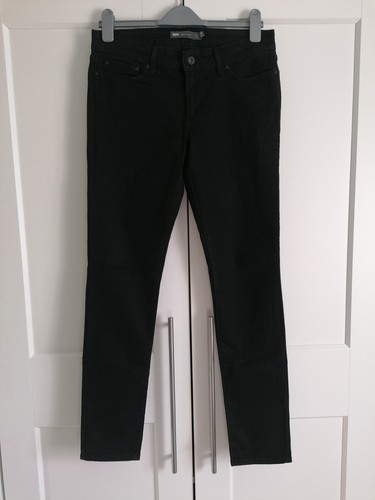 Levi women slight curve - slight,