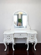 Chateau Baroque White Kidney