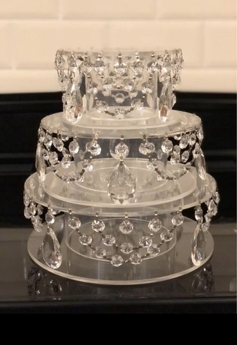 Three round acrylic wedding - three,