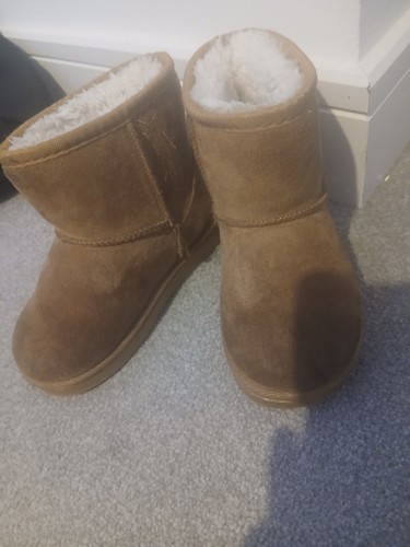 Girls brown uggs - brown, eur28