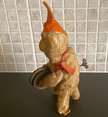 Vintage classic toy clockwork - toy,