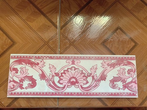 W tile border - 12"l,