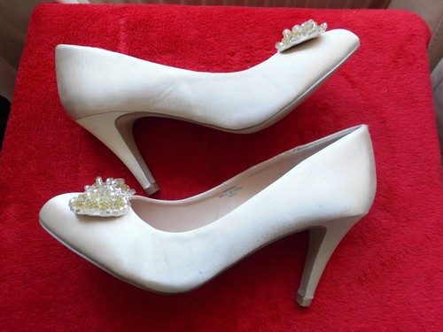 Bnwt womens cream satin - bnwt,