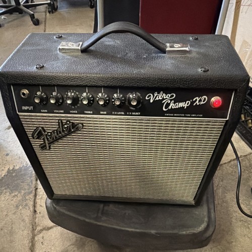 Fender vibro champ 736 - champ,