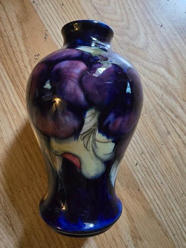 Moorcroft vase pansey - moorcroft,