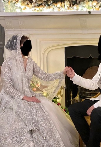 Wedding dress wore - -,