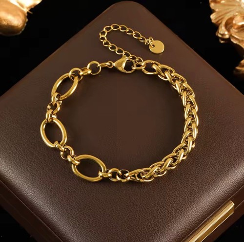 Bracelet with beautiful - a,