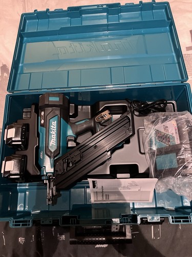 Makita dbn900rte 18v first fix - makita,
