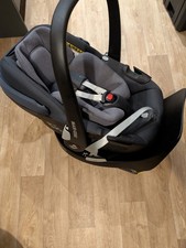 Maxi Cosi Familyfix Pebble 360 Seat and Isofix Pro 360 Base bundle