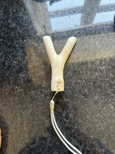 Wooden shape slingshot - y-shape,