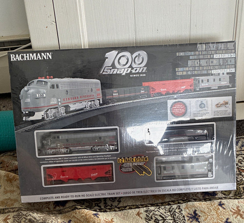 Bachmann snap on train - 1:87,