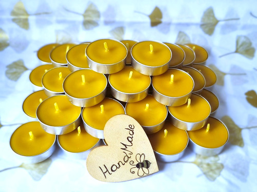 Pure beeswax tea light - beeswax,