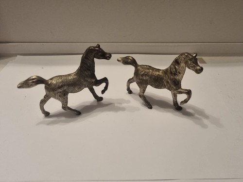 Horse figurines pair of - horse,