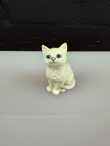 Beswick white cat kitten - beswick,