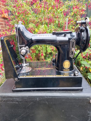 Singer 221k featherweight - singer,