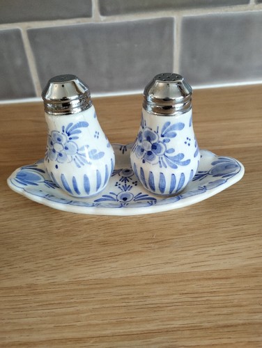 Delft blue cruet - d.p.,