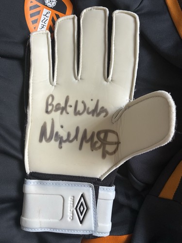 Nigel martyn signed goalkeeper - martyn,