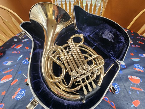 Conn double french horn - double,