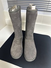 GENUINE UGG BOOTS W CLASSIC TALL II  size 4 B/NEW COST £220