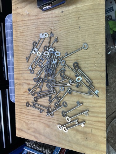 Key cutting machine - cutting, machine/key