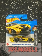 ASTON MARTIN DB4 GT YELLOW Hot Wheels 1:64 **COMBINE POSTAGE**