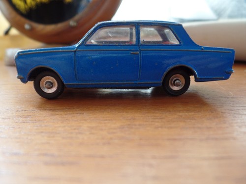 Dinky toys 136 vauxhall viva - vauxhall,
