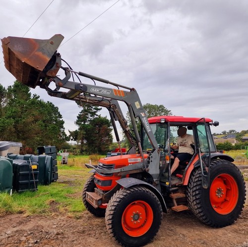 Kubota me8200 85hp tractor - me8200,