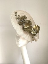 Gold saucer disc hat