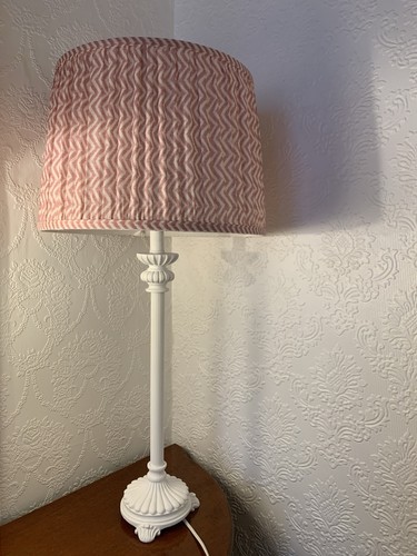 Large wavy design pink white - design,