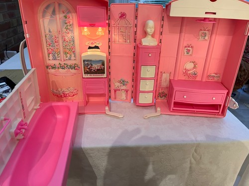 Barbie travelin play - play, house