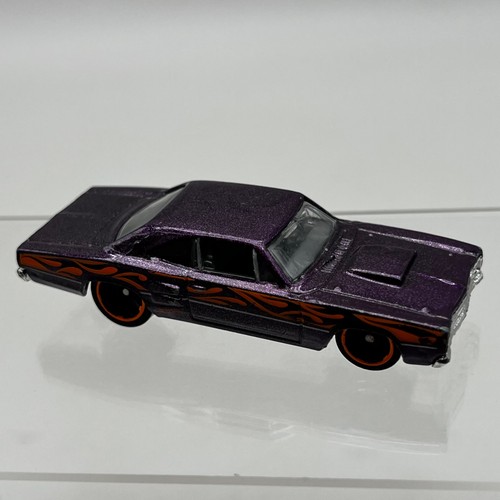 Hot wheels dodge coronet - hot,